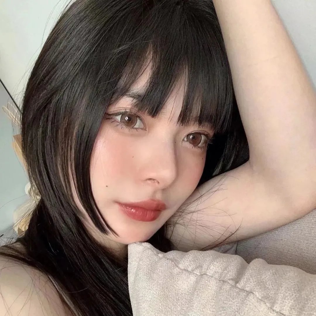赤裸的美奈子